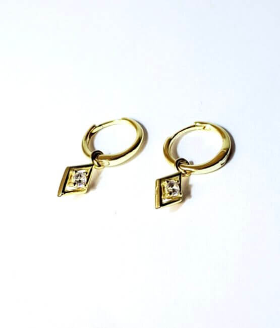 Gynaikeia-ashmenia-skoularikia