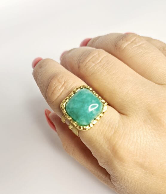 Daxtylidi-anoixto-atsalino-petra